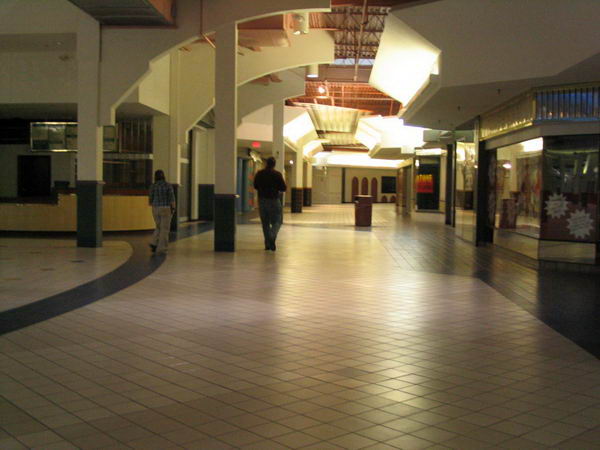 Wonderland Mall (Wonderland Shopping Center) - 2004 Photo (newer photo)